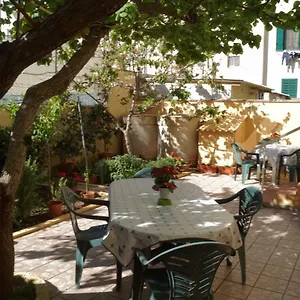  Bed & Breakfast Hibiscus Italia